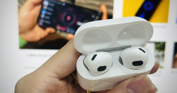 Công dụng ít người biết của ô lưới đen trên tai nghe AirPods