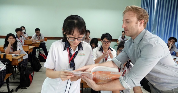 Chất lượng giáo dục các địa phương: Môn ngoại ngữ cần thoát khỏi lối mòn điểm số