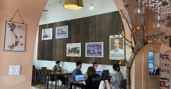Quán cà phê phong cách 'Bưu điện TP.HCM' cuốn hút người trẻ