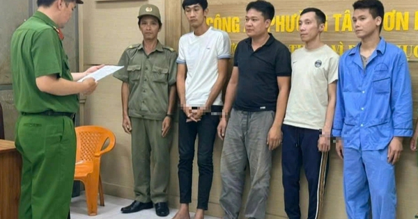 Khởi tố, tạm giam 5 người ẩu đả trước quán bia ở TP.HCM