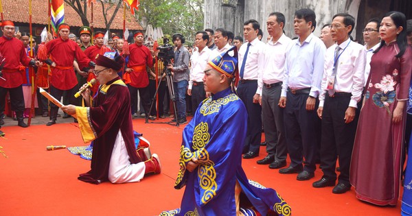 Khai hội đền Bà Triệu