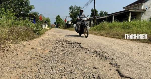 Đường ĐH09 ở Bình Minh 'tan nát', người dân khốn khổ