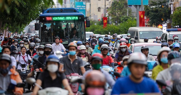 Sở Xây dựng TP.HCM: Miễn phí xe buýt chưa đủ để người dân bỏ xe cá nhân