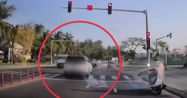 Người dân ghi hình gửi app VNeTraffic, tài xế vượt đèn đỏ bị phạt 19 triệu đồng