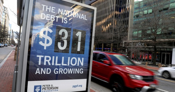 Nợ công của Mỹ vượt 100% GDP