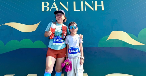 Runner nhí tạo ấn tượng trên đường chạy VnExpress Marathon Green Paradise Cần Giờ 2026