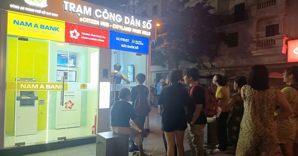 Trạm Công dân số thu hút giới trẻ: Đo sức khỏe, mua sắm online chỉ trong vài phút