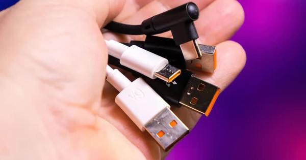 Vì sao cổng USB-A có màu sắc, còn USB-C thì không?