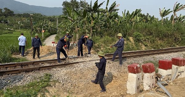 Hiểm họa rình rập từ lối đi tự mở qua đường sắt ở Quảng Trị