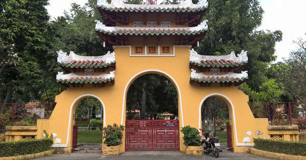 Du sơn ngoạn thủy: 'Phố phường tòa dọc dãy ngang'
