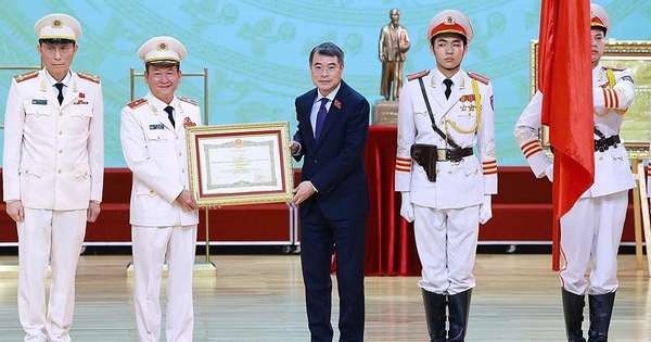 Bảo vệ vững chắc không gian phát triển chiến lược