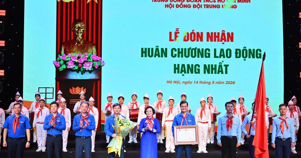 Đội TNTP Hồ Chí Minh được trao tặng Huân chương Lao động hạng nhất