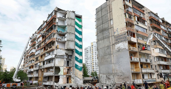 Chiến sự Ukraine ngày 1.542: Nga tập kích dồn dập, Kyiv tăng đánh nhà máy lọc dầu
