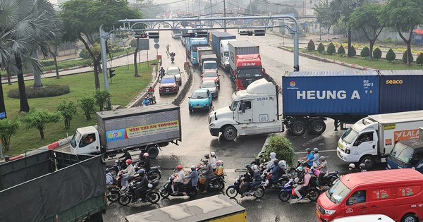 TP.HCM siết xe tải trên 1 tấn: Doanh nghiệp lo lắng, chuyên gia cảnh báo tác động kinh tế