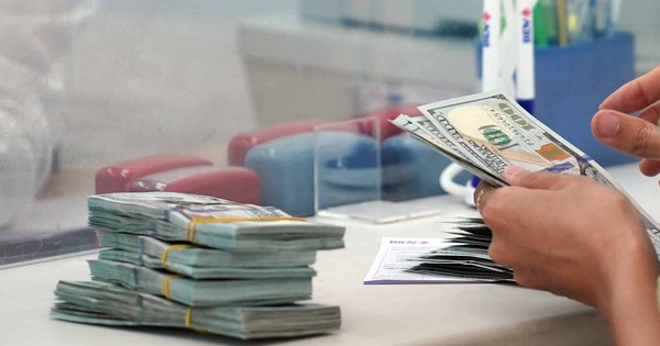 Giá USD hôm nay 15.5.2026: Ngân hàng tăng mức bán ra kịch trần, mua vào trái chiều