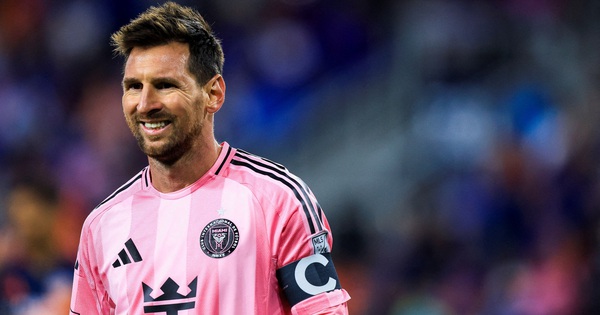 Tranh cãi Messi bị ‘cướp’ bàn thắng trong cuộc đua với Ronaldo đến World Cup