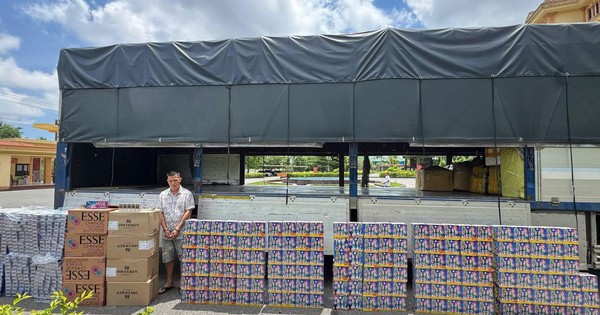 Bắt xe tải chở 260 kg pháo hoa nổ cùng hàng ngàn bao thuốc lá lậu