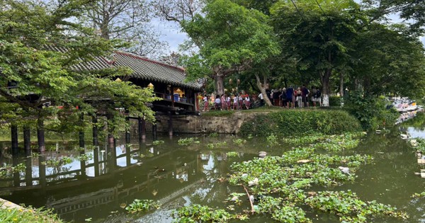 Di tích quốc gia Cầu ngói Thanh Toàn nhếch nhác vì rác thải