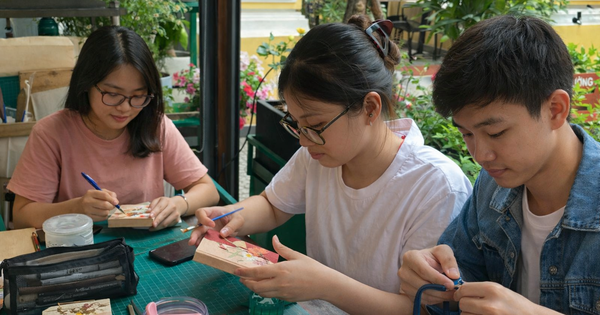Người trẻ đi làm thêm dịp hè không chỉ vì tiền, tại sao?