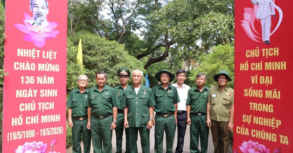 Tháng 5 về Long Đức, nghe kể chuyện giữ đền thờ Bác