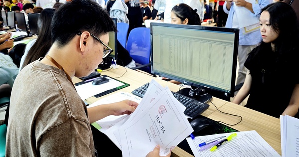 TP.HCM dùng dữ liệu học bạ, văn bằng thay hồ sơ giấy