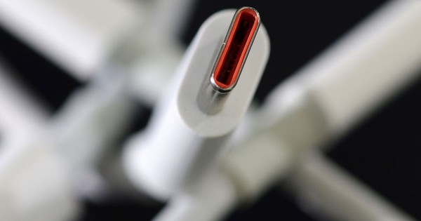 Vì sao có cáp USB giá chỉ vài chục nghìn đồng, có loại đắt gấp 10 lần?