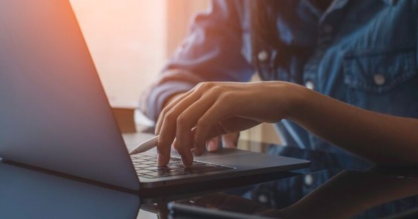 Những dấu hiệu pin laptop sắp 'đột tử'