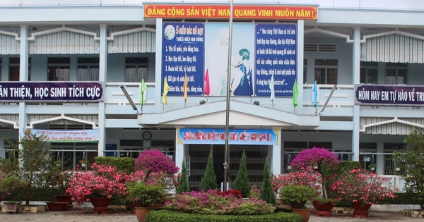 Đồng Tháp: 56 học sinh và 5 người lớn nhập viện nghi  ngộ độc thực phẩm