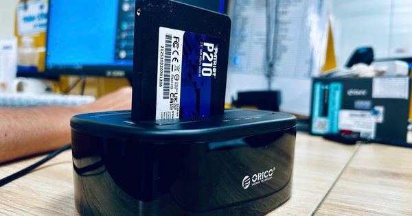 Tại sao không nên cắm SSD di động vào cổng USB trước thùng PC?