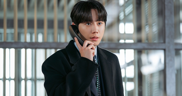 Lee Jun Young: Từ idol bị chê đến diễn viên phim giờ vàng