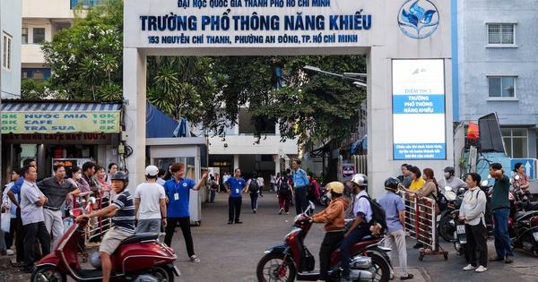 Thi lớp 10 Phổ thông Năng khiếu, thí sinh tăng vọt, cấu trúc đề thi ra sao?