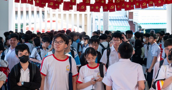Trường Phổ thông Năng khiếu 1 'chọi' 8, thí sinh thấy phần thi nào khó nhất?