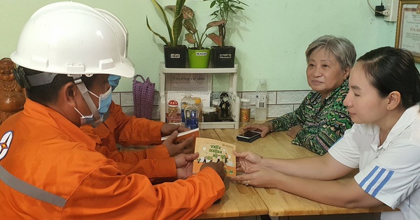 Ngành điện TP.HCM đã giúp chúng tôi hình thành 'thói quen tốt'