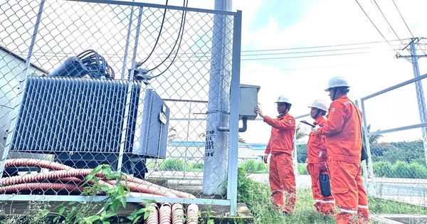 Những người luôn cố gắng để ánh đèn không bao giờ tắt