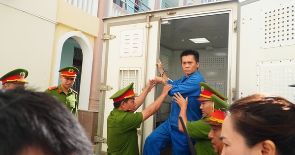 Thắt chặt an ninh tại phiên tòa xét xử vụ cướp ngân hàng ở Gia Lai