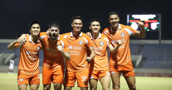 Cú chuyển mình nghẹt thở trong cuộc đua sinh tử, V-League nóng đỉnh điểm

