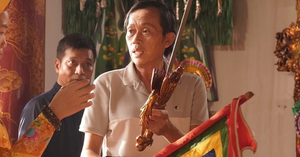 Sau 2 phim trăm tỉ, Hoài Linh đóng vai gì trong 'Người được chọn'?
