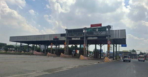 Trạm thu phí gần cầu Đồng Nai bỏ hoang, cản trở giao thông