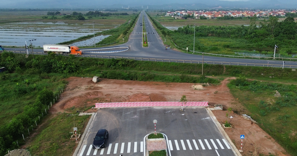 Nút giao 'đắp chiếu' gần 4 năm vừa thi công đã phát sinh tố cáo