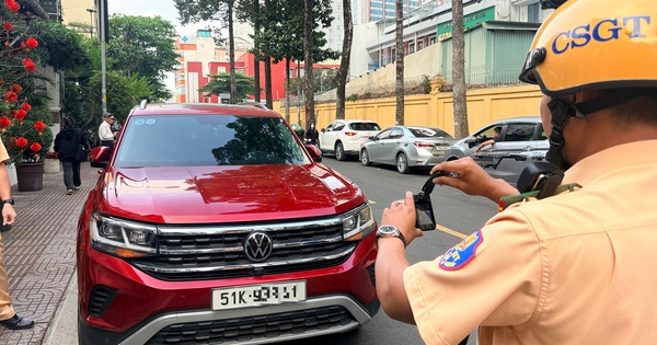 TP.HCM xử phạt hơn 21.700 trường hợp dừng, đỗ xe sai quy định, có cả xe máy