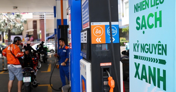 Giá xăng dầu hôm nay 29.5.2026: Xăng E10 giảm về 23.660 đồng/lít