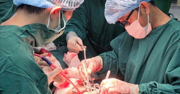 Bệnh viện Nguyễn Tri Phương cứu người đứt lìa động mạch cổ do tai nạn