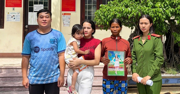 Mẹ con đoàn tụ sau 11 năm nhờ công an xác minh nhân thân