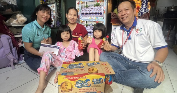 Mang quà Tết thiếu nhi đến với trẻ mồ côi do Covid-19
