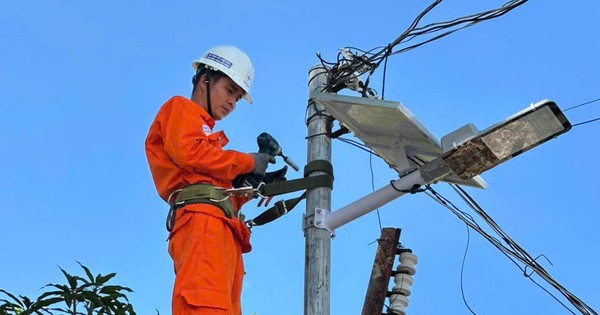 Hành trình từ đèn dầu đến ánh sáng hiện đại: 50 năm điện TP.HCM