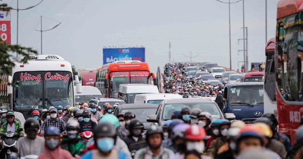 Cấp bách mở rộng quốc lộ