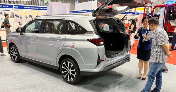 Hút khách mua, Toyota Veloz Cross tiếp tục giảm giá 75 triệu đồng