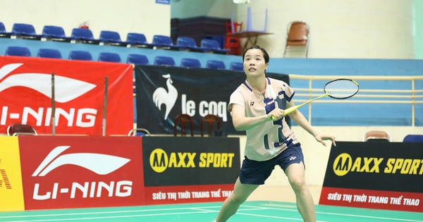 Mục tiêu kép của tay vợt Nguyễn Thùy Linh
