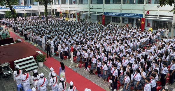 Hàng ngàn học sinh TP.HCM dừng ăn bán trú, do vụ nghi ngộ độc thực phẩm