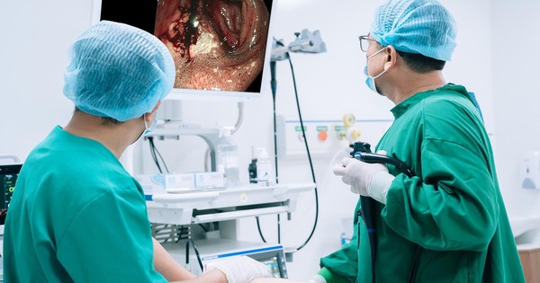 Đi ngoài phân đen nhiều ngày, người đàn ông bất ngờ phát hiện xuất huyết tiêu hóa